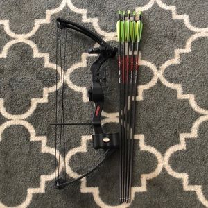 Bear Compound Bow with arrows